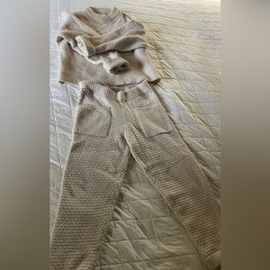 Zara Sweatshirt and Pants Matching Set
